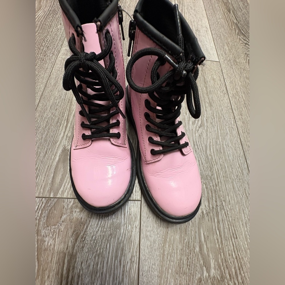 Dr.Martens 1460 pastel Pink Kids Boots - Picture 2 of 12